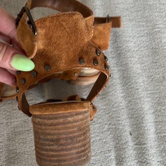 BCBG 🟤 suede sandals - Picture 3 of 4